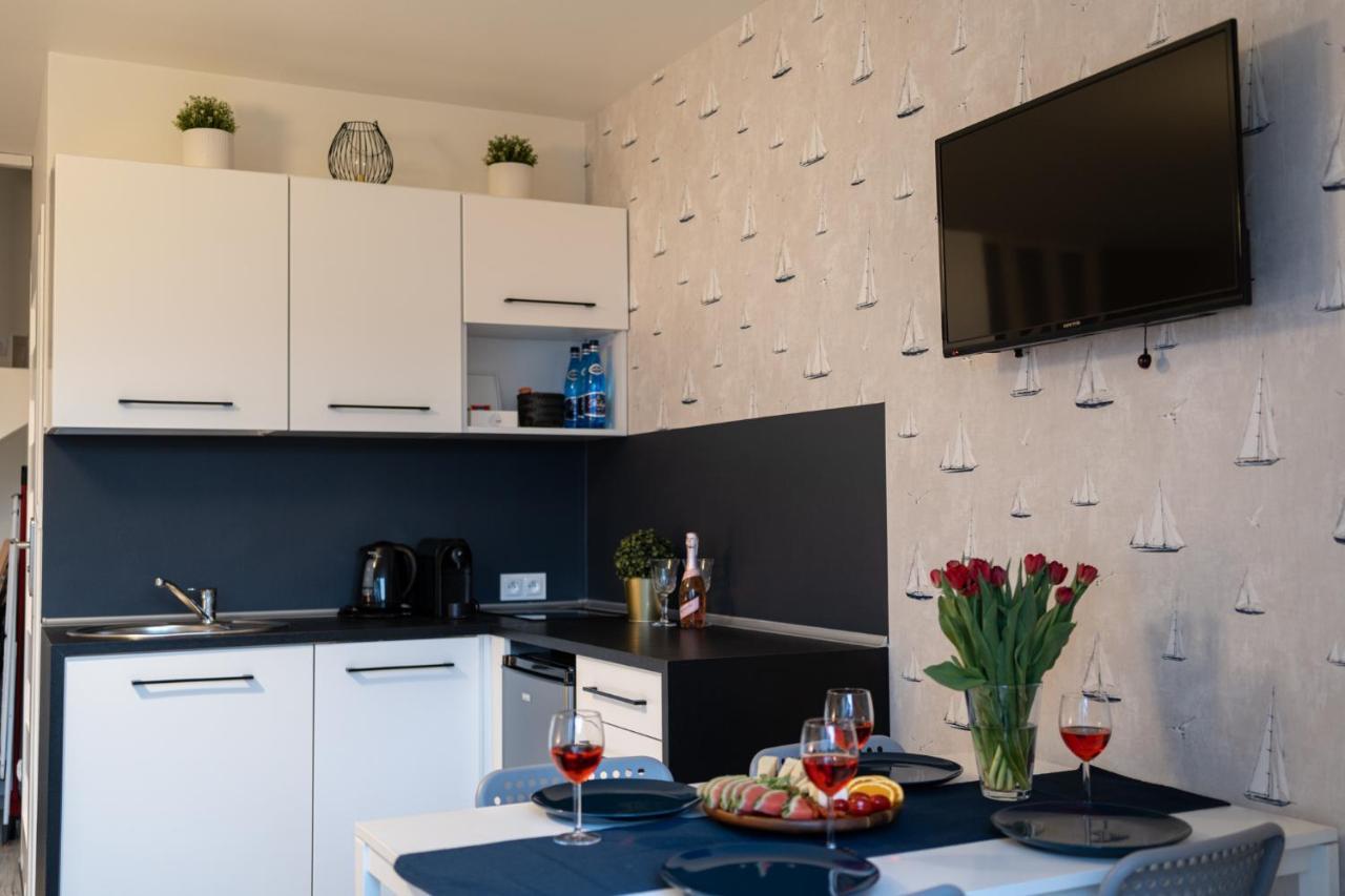 Karwia Marina Apartamenty Exterior photo